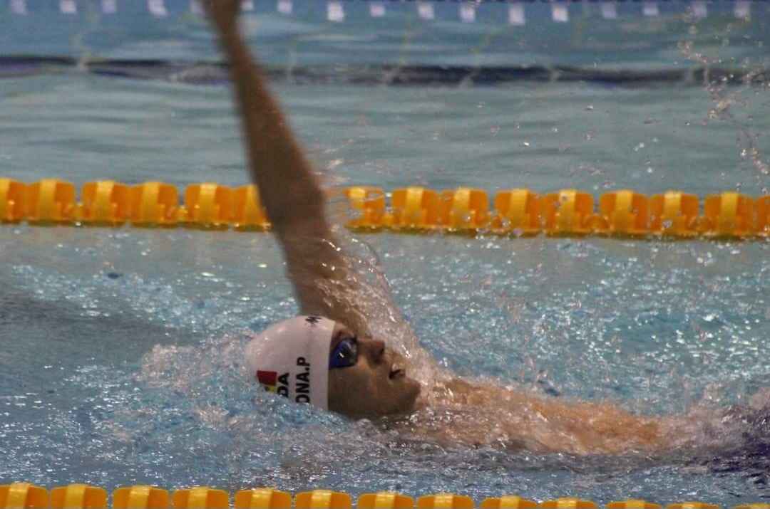 Rocketswim's coach teaches Backstroke to students