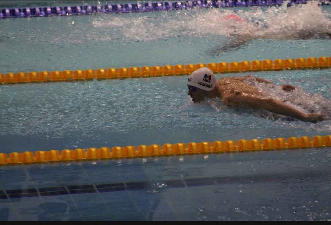 Rocketswim's coach teaches Butterfly stroke to students