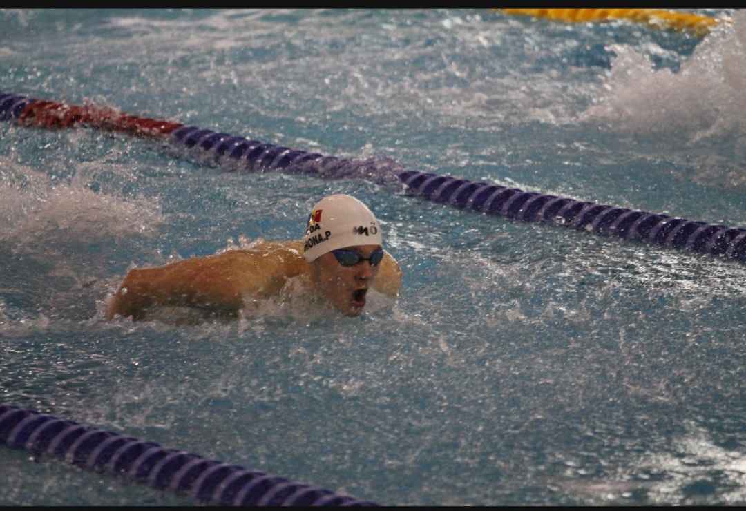 Rocketswim's coach teaches Butterfly stroke to students